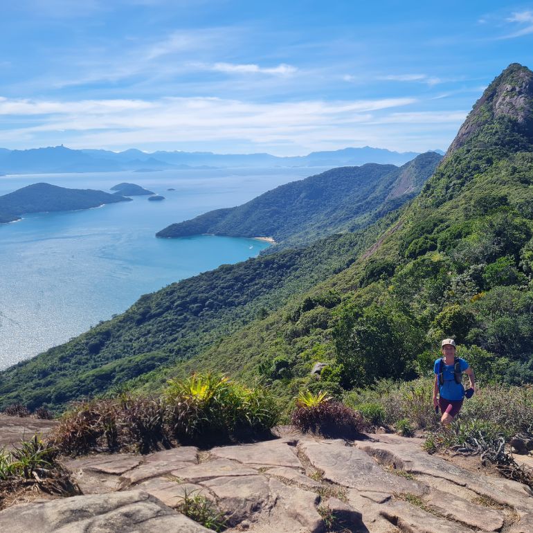 vista do pao de acucar na reserva da juatinga